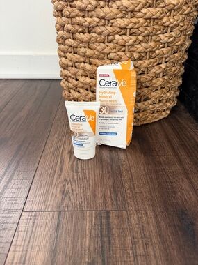 CeraVe Hydrating Mineral Sunscreen SPF 30 - Sheer Tint deep new